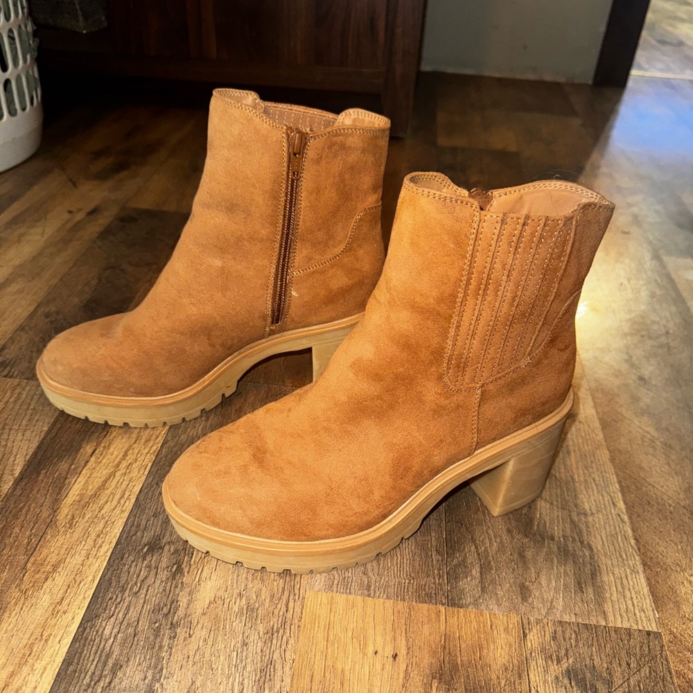 Women's Tan Ankle Boots